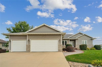 /international/us/4390-mcgowan-blvd-marion-ia-110101449943/
