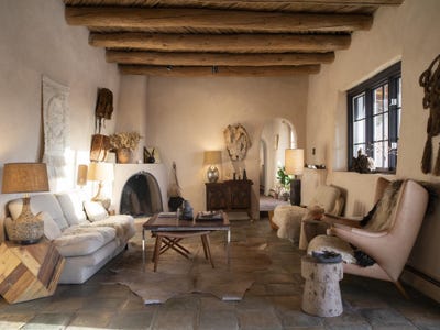 /international/us/7236-highway-518-ranchos-de-taos-nm-110105201262/