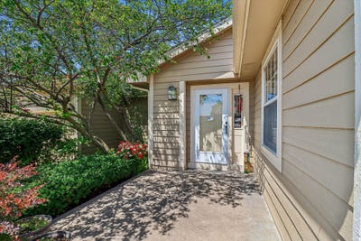 /international/us/8026-echo-drive-norwalk-ia-110108534766/