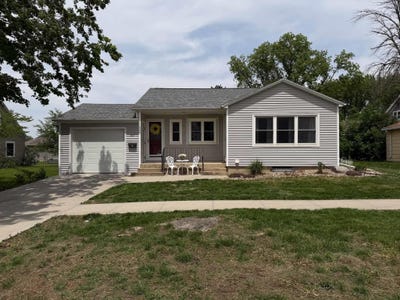 /international/us/507-2nd-st-sw-orange-city-ia-110108531713/