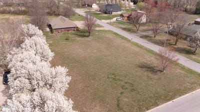 /international/us/404-e-2nd-terrace-lamar-mo-110098311773/