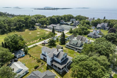 /international/us/9-grove-street-boothbay-me-110101047949/?lang=zh-tw