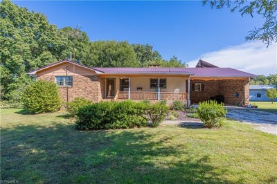 /international/us/1839-upper-road-seagrove-nc-110120499309/