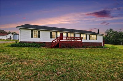 /international/us/1369-brims-grove-road-pinnacle-nc-110107721739/