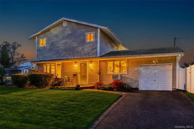 /international/us/39-pal-street-plainview-ny-110108352612/