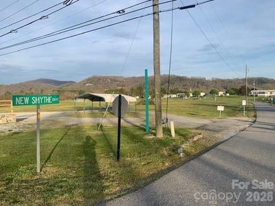 /international/us/7-33ac-com-chimney-rock-highway-edneyville-nc-110107005796/