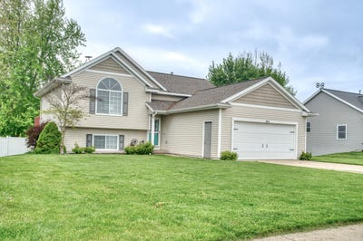 /international/us/10875-lance-avenue-allendale-mi-110108028368/