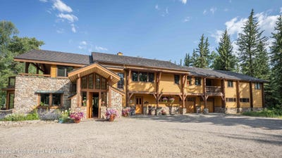 /international/us/155-e-buck-mountain-road-jackson-wy-110093253165/