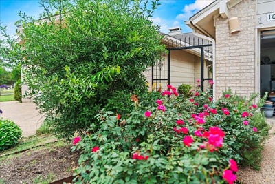 /international/us/10920-crown-colony-dr-austin-tx-110105631842/