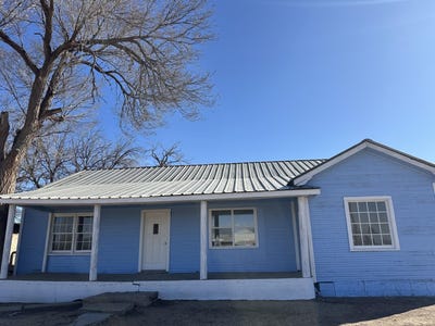 /international/us/911-4th-street-abernathy-tx-110101139212/