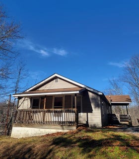 /international/us/416-summit-street-sophia-wv-110104304401/