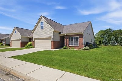 /international/us/24066-hemlock-drive-woodhaven-mi-110108495145/