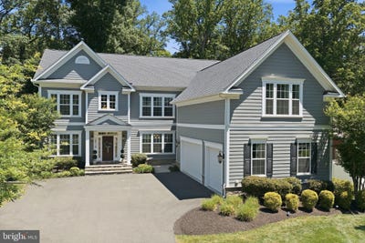 /international/us/10718-spruce-street-fairfax-va-110108546738/