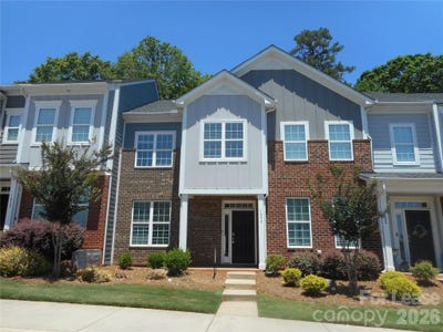 /international/us/1030-beatty-woods-drive-belmont-nc-110108489292/