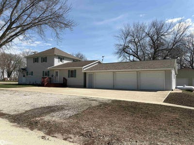 /international/us/401-1st-st-livermore-ia-110107336185/