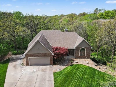 /international/us/2401-sw-whispering-creek-court-blue-springs-mo-110108542857/
