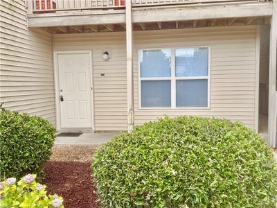 /international/us/512-thorncliff-drive-newport-news-va-110109114626/