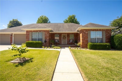 /international/us/2103-w-8th-street-russellville-ar-110107996704/