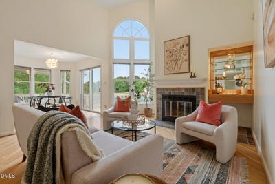 /international/us/104-homewood-drive-chapel-hill-nc-110107710573/