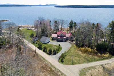 /international/us/191-woods-point-road-blue-hill-me-110110063321/
