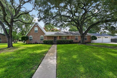 /international/us/1622-twin-island-drive-lockhart-tx-110109068607/