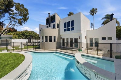 /international/us/845-11th-manhattan-beach-ca-110109158277/
