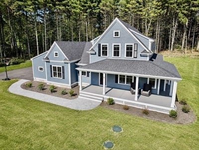 /international/us/10-homes-ave-franklin-ma-110107957123/