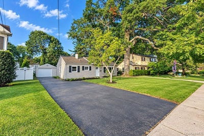 /international/us/7-surrey-road-massapequa-ny-110120134428/