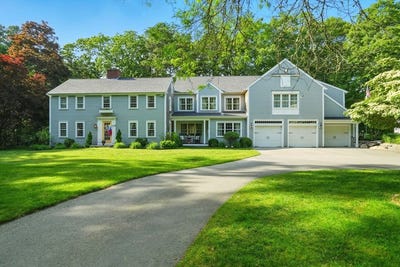 /international/us/12-wicked-hill-duxbury-ma-110100596961/