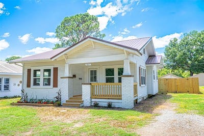 /international/us/407-s-8th-street-okemah-ok-110108976449/