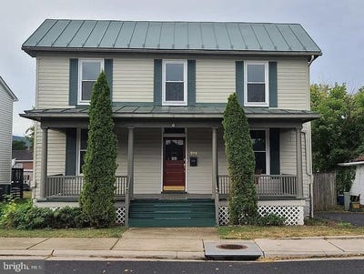 /international/us/214-e-queen-street-strasburg-va-110108724386/