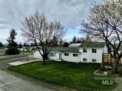 /international/us/502-villard-ave-craigmont-id-110101482196/
