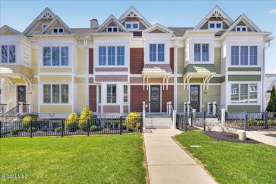 /international/us/19-c-cherry-street-saratoga-springs-ny-110107699542/