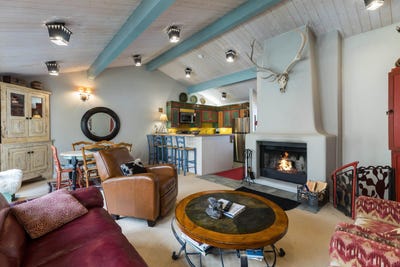 /international/us/35-firehouse-road-taos-ski-valley-nm-110106119129/
