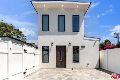 /international/us/14121-califa-st-sherman-oaks-ca-110108635506/