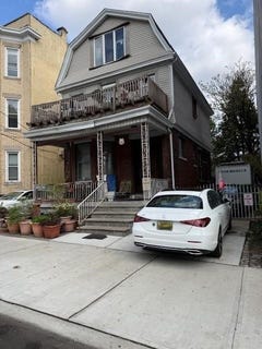 /international/us/212-52nd-st-west-new-york-nj-110107466098/