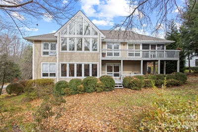 /international/us/122-broadmoor-drive-flat-rock-nc-110104783335/
