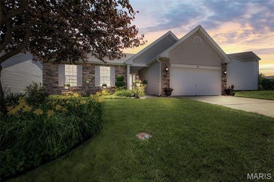 /international/us/354-birchwood-crossing-lane-maryland-heights-mo-110100354097/