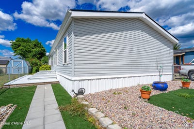 /international/us/2037-w-yorkshire-ave-coeur-d-alene-id-110108567906/