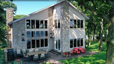 /international/us/1012-hill-street-wahpeton-ia-110096822364/