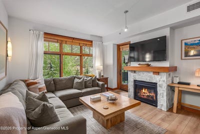/international/us/90-carriage-way-snowmass-village-co-110108688938/