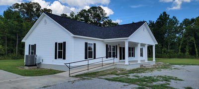 /international/us/106-radford-blvd-dillon-sc-110103985639/