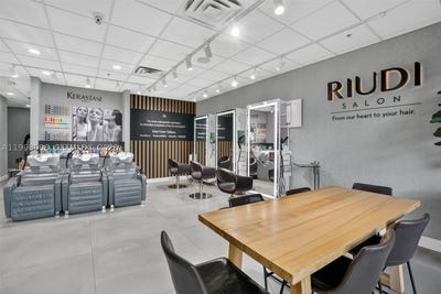 /international/us/beauty-salon-for-sale-in-hialeah-hialeah-fl-110109169721/