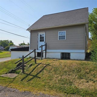 /international/us/2416-26th-street-beaver-falls-pa-110101358248/