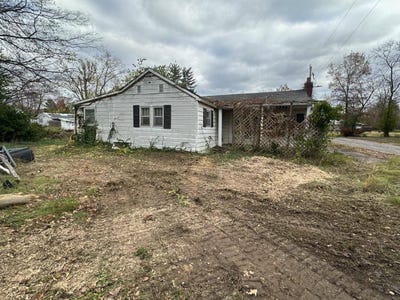 /international/us/602-e-lincoln-st-galatia-il-110099440696/