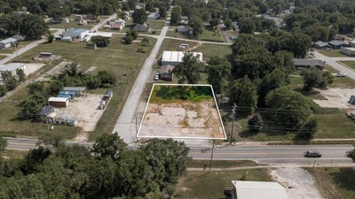 /international/us/212-east-street-stockton-mo-110086909005/