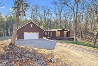 /international/us/28655-hawks-nest-drive-danbury-wi-110107635867/