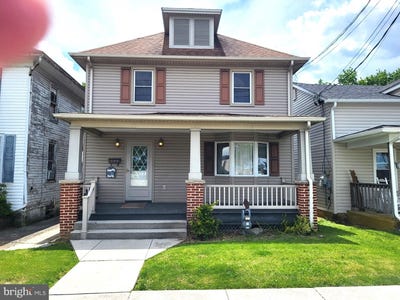 /international/us/720-linden-avenue-hanover-pa-110108478924/