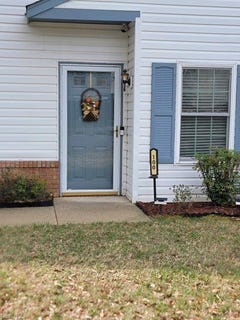 /international/us/100-crescent-court-yorktown-va-110106558192/