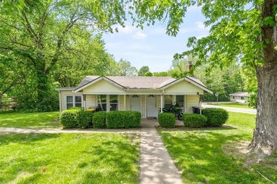 /international/us/4416-n-cypress-avenue-kansas-city-mo-110099482462/